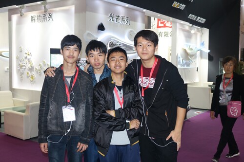 ���޻����չ